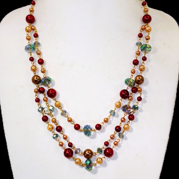 Multi color bead necklace, 3 rows of beads in deep red, green glass beige pearls - Picture 1 of 10